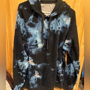 Under armour sweatshirt